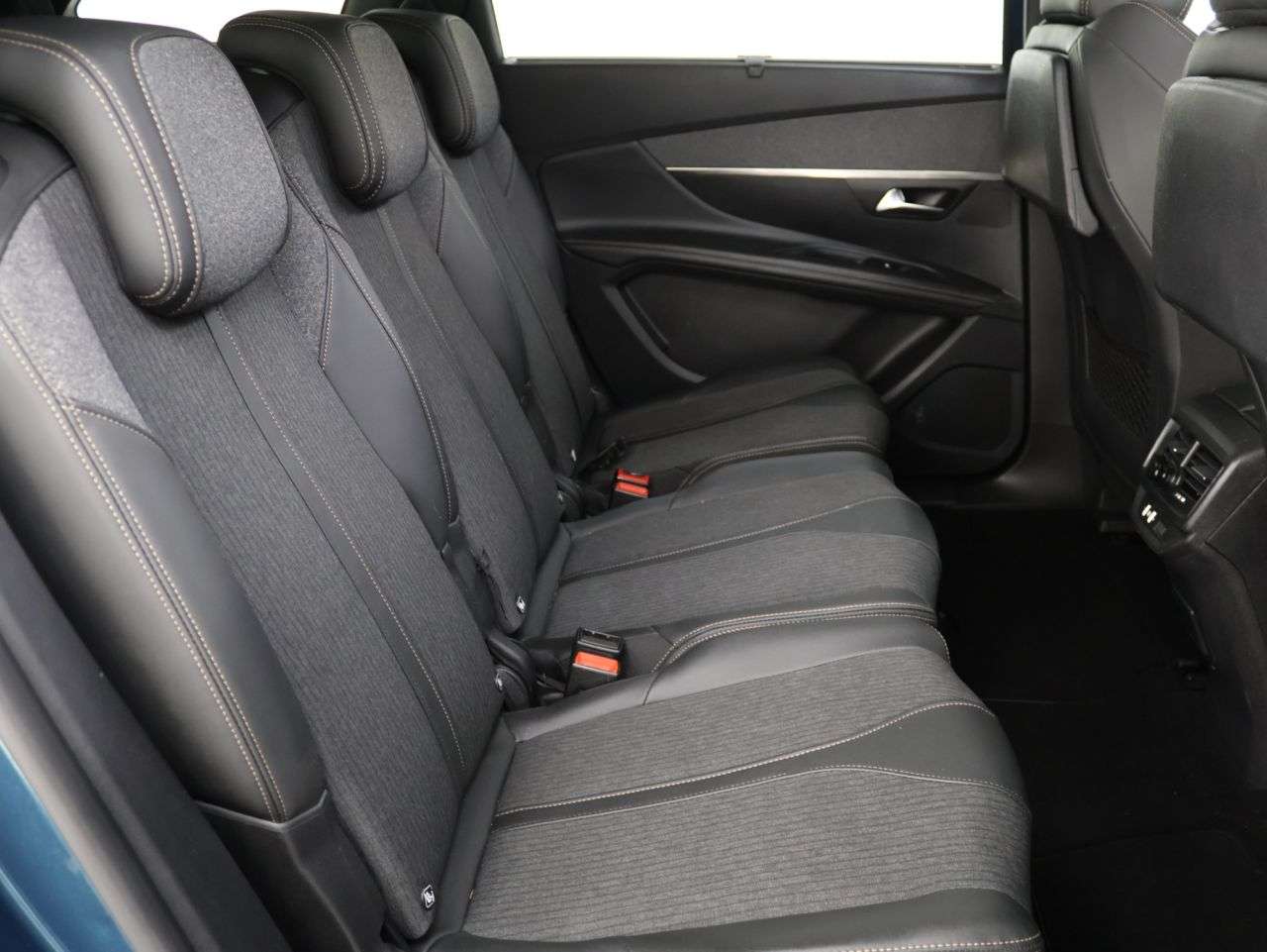 2020 PEUGEOT 5008 2020 PEUGEOT 5008