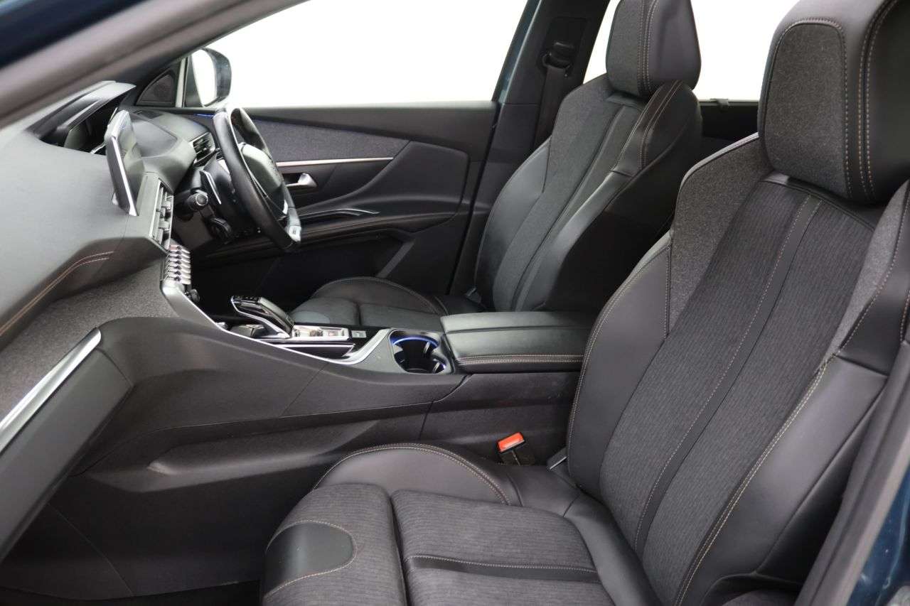 2020 PEUGEOT 5008 2020 PEUGEOT 5008