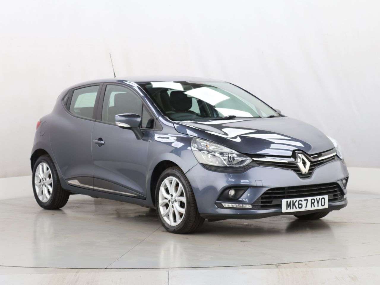 2017 RENAULT CLIO 2017 RENAULT CLIO