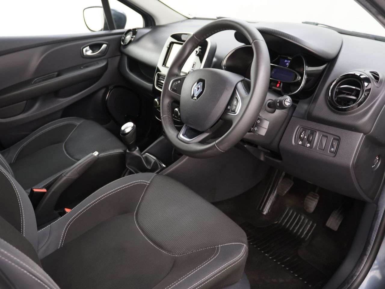 2017 RENAULT CLIO 2017 RENAULT CLIO