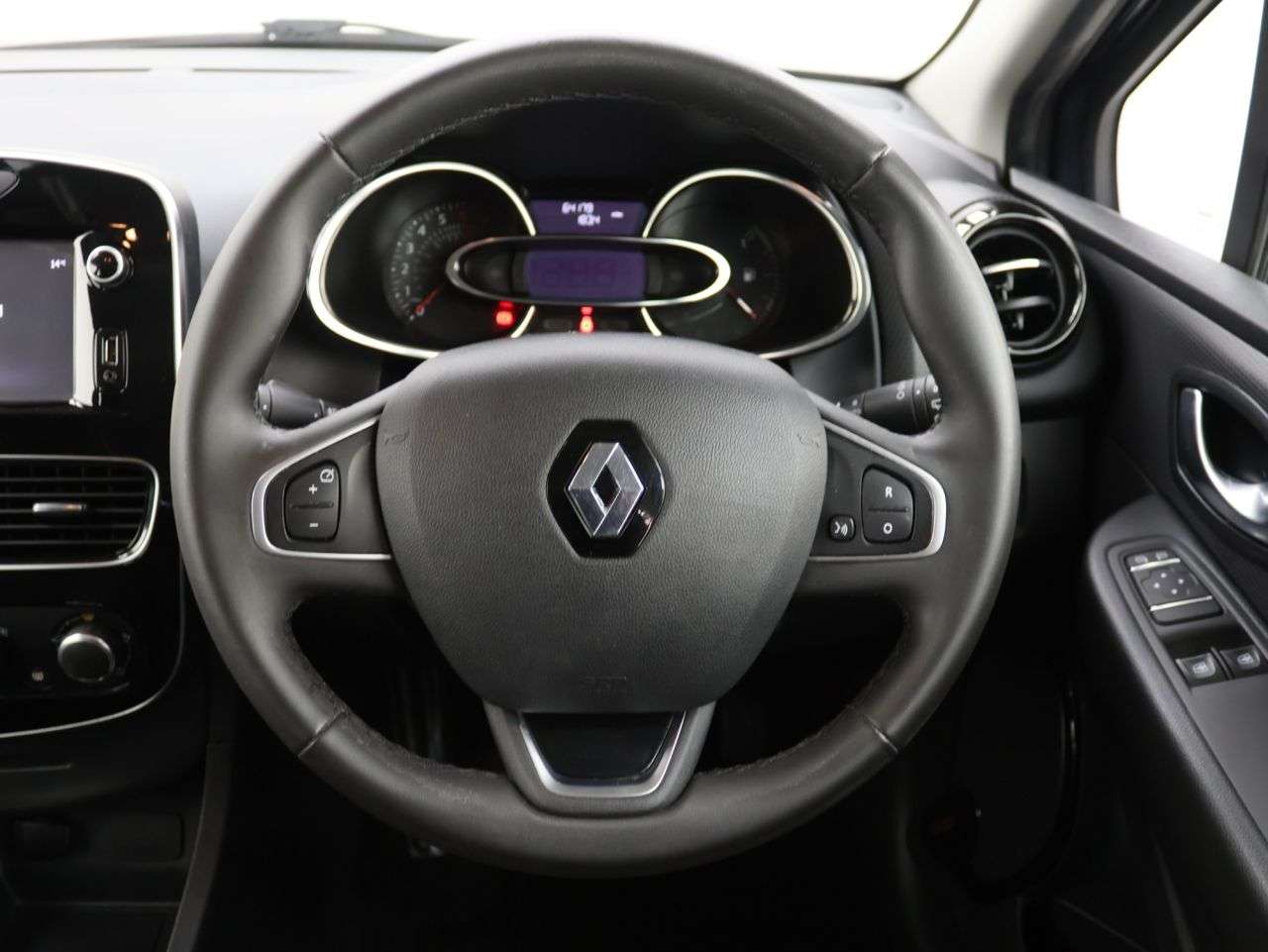 2017 RENAULT CLIO 2017 RENAULT CLIO