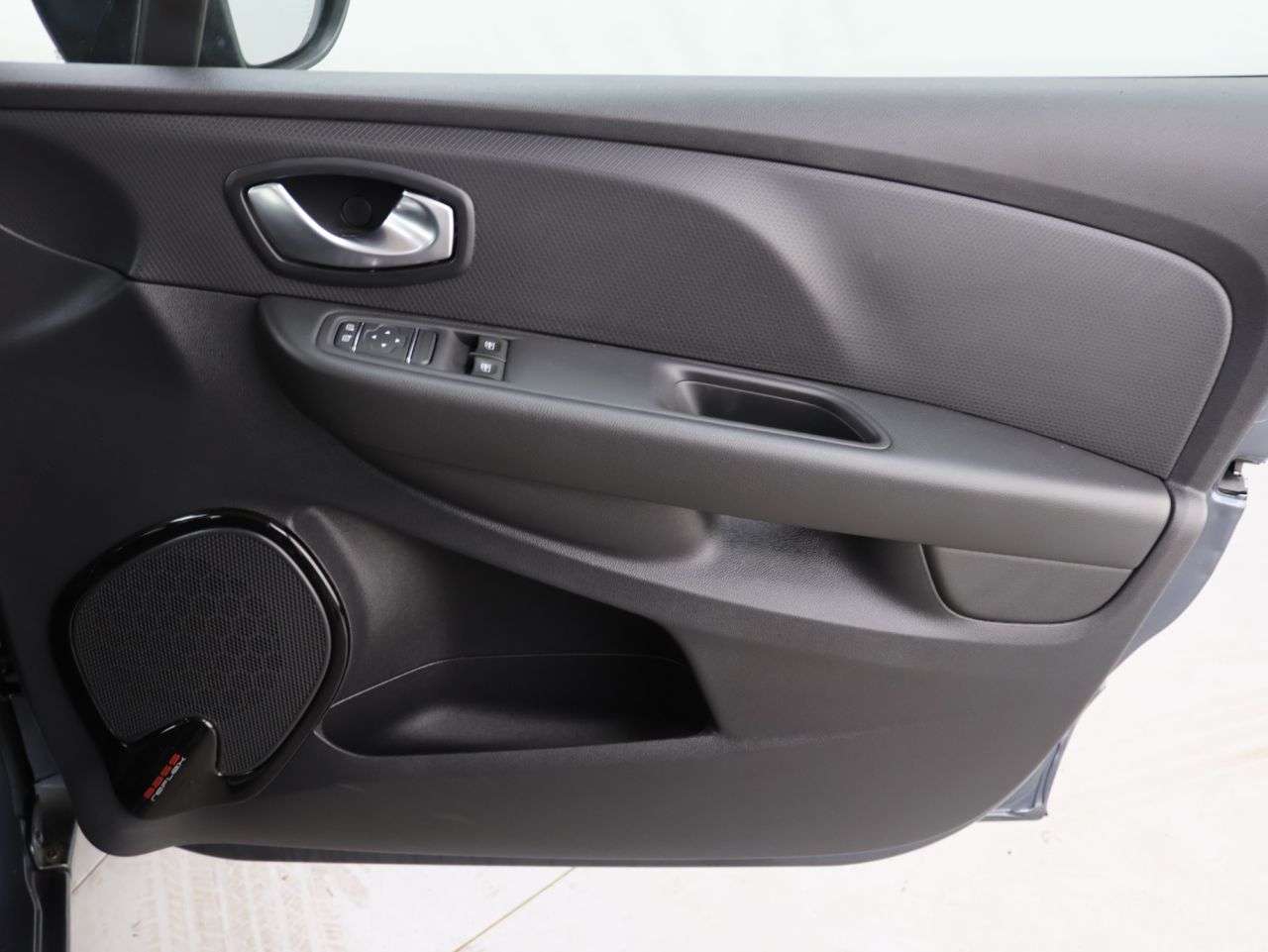 2017 RENAULT CLIO 2017 RENAULT CLIO