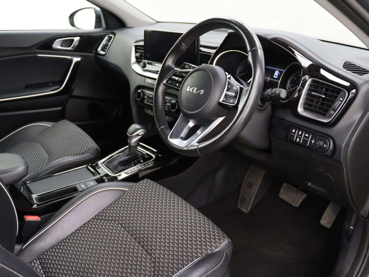 2023 KIA XCEED 2023 KIA XCEED