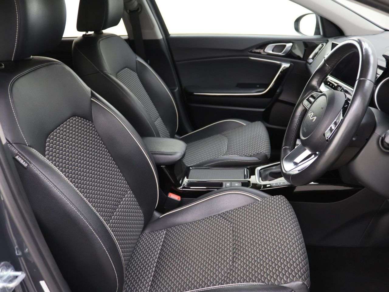 2023 KIA XCEED 2023 KIA XCEED