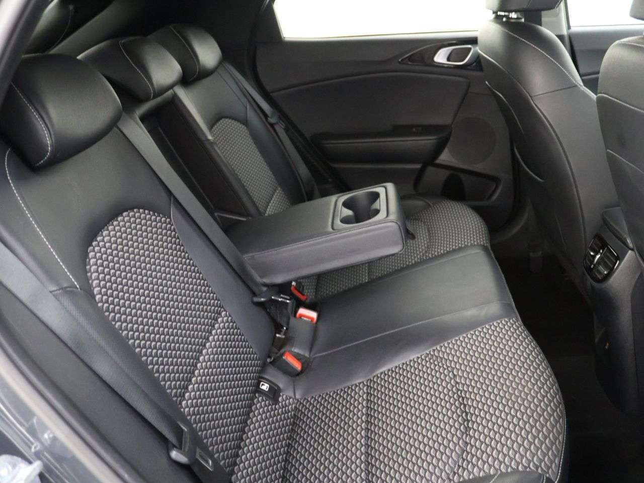 2023 KIA XCEED 2023 KIA XCEED