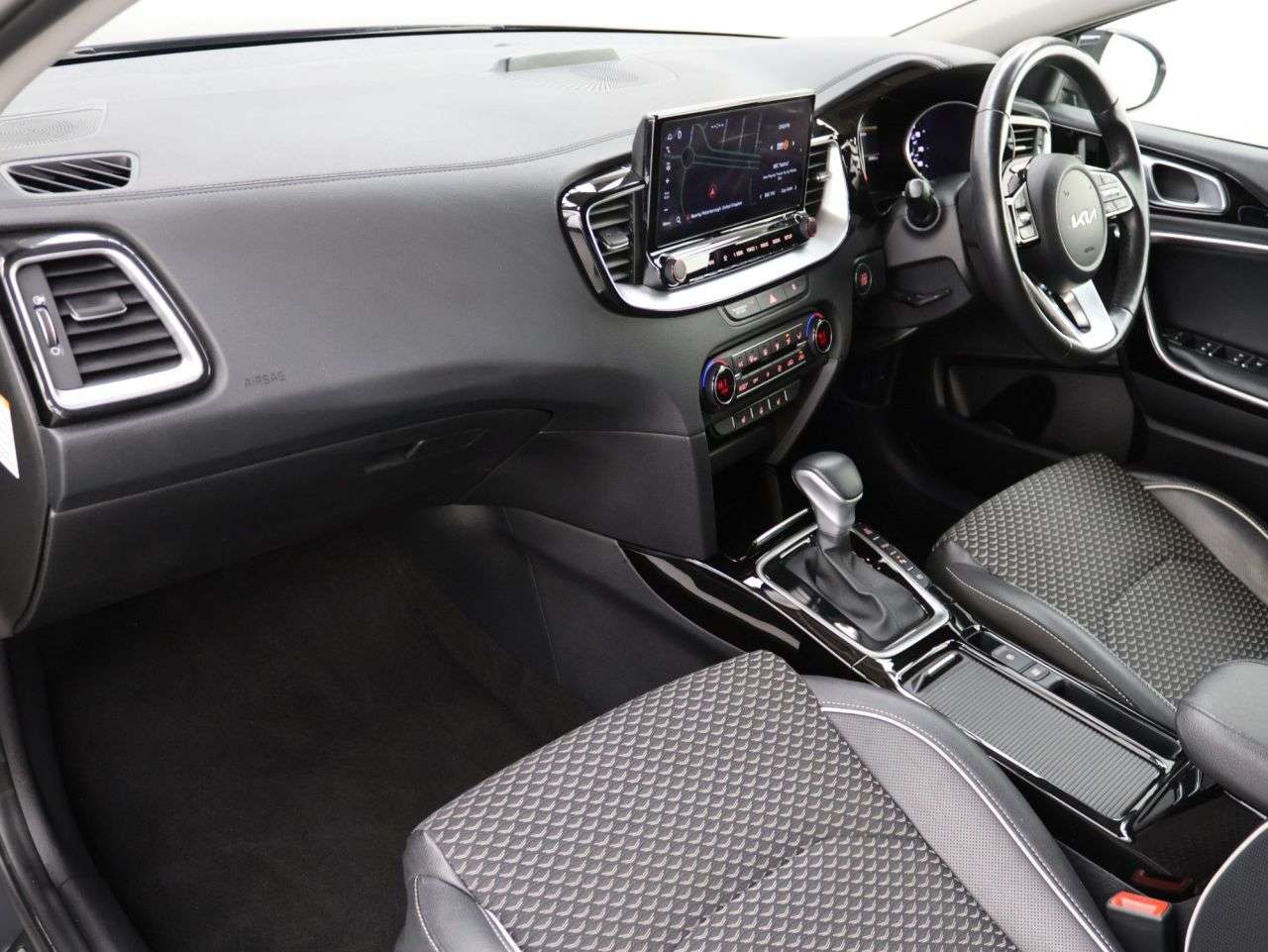 2023 KIA XCEED 2023 KIA XCEED