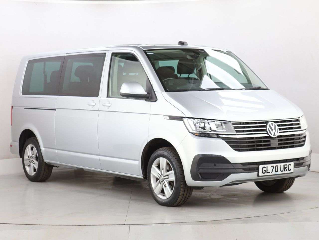 A 2020 VOLKSWAGEN TRANSPORTER SHUTTLE 2.0 TDI SE Minibus Double Cab 5dr Diesel DSG LWB Euro 6 (s/s) (150 ps) A 2020 VOLKSWAGEN TRANSPORTER SHUTTLE 2.0 TDI SE Minibus Double Cab 5dr Diesel DSG LWB Euro 6 (s/s) (150 ps)