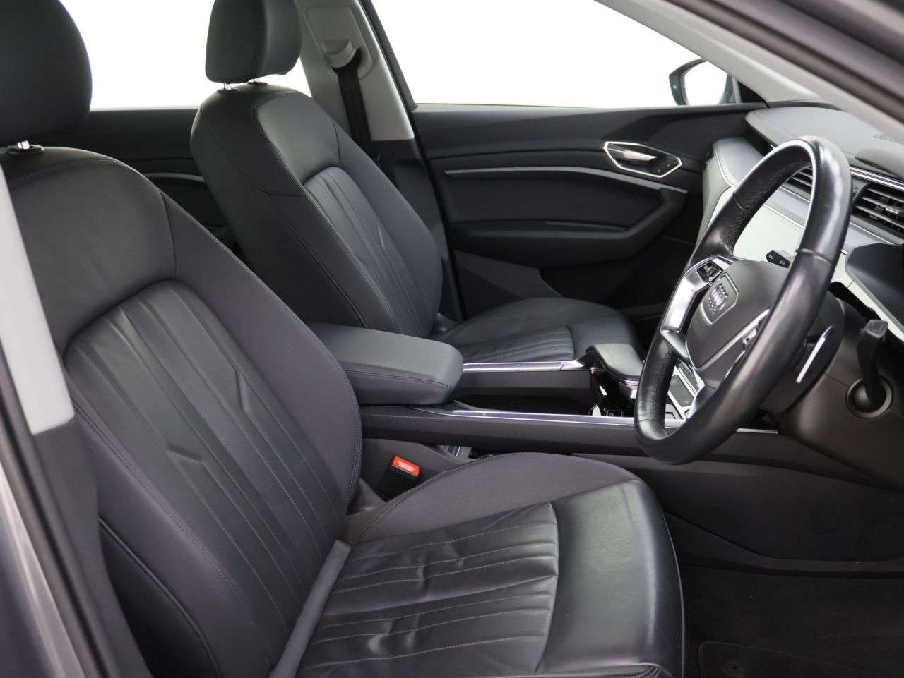 2021 AUDI E-TRON 2021 AUDI E-TRON