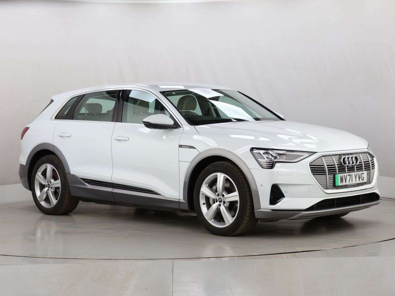 2021 AUDI E-TRON 2021 AUDI E-TRON