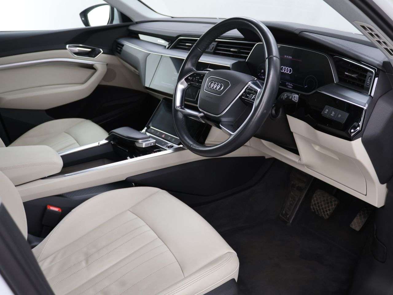 2021 AUDI E-TRON 2021 AUDI E-TRON