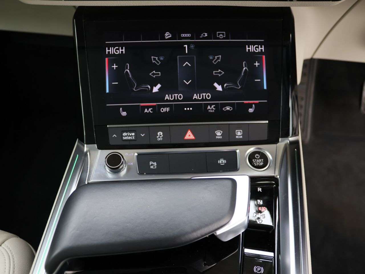 2021 AUDI E-TRON 2021 AUDI E-TRON