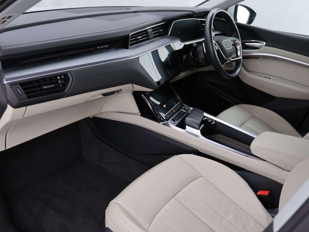 2021 AUDI E-TRON 2021 AUDI E-TRON