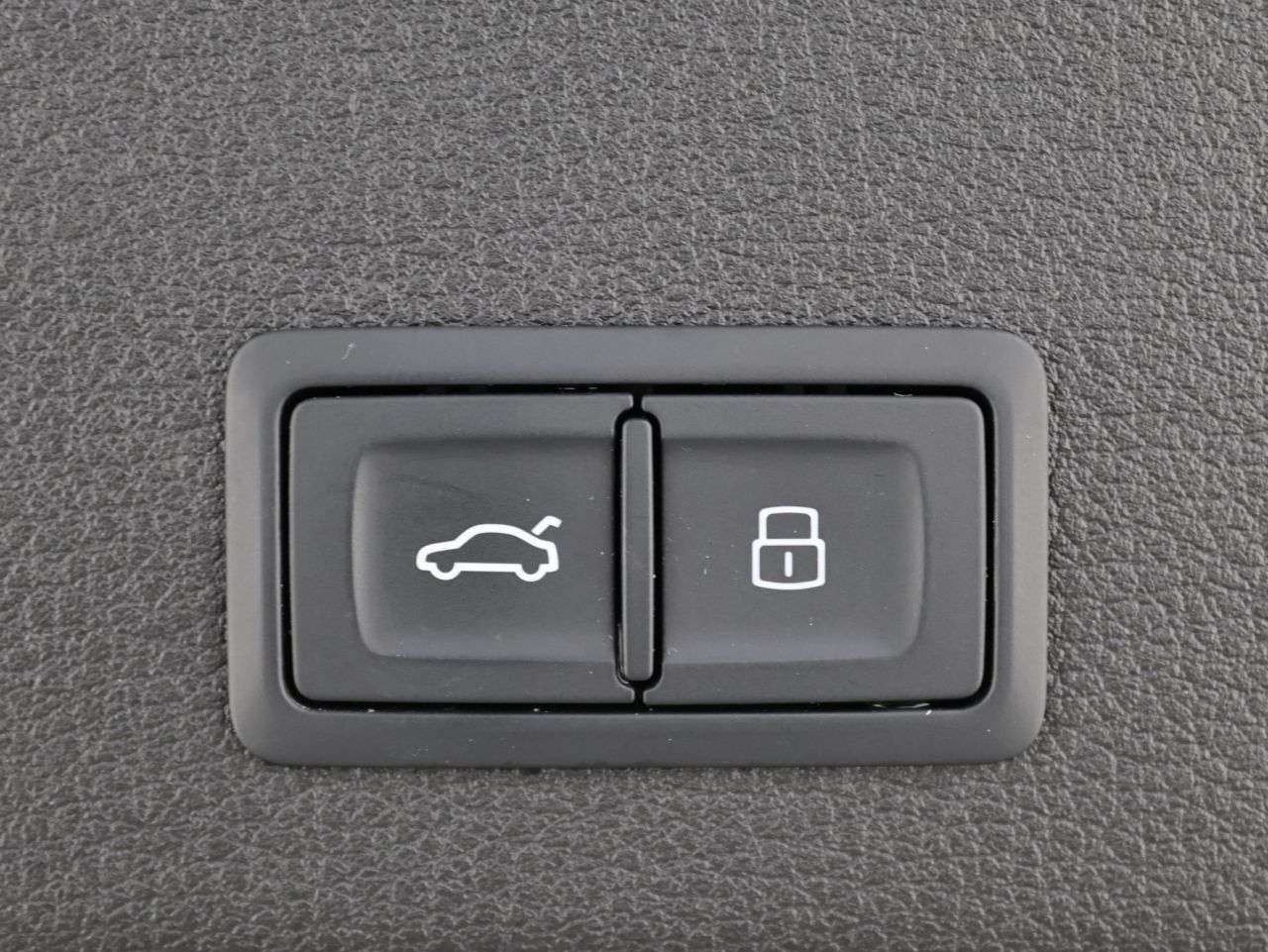 2021 AUDI E-TRON 2021 AUDI E-TRON