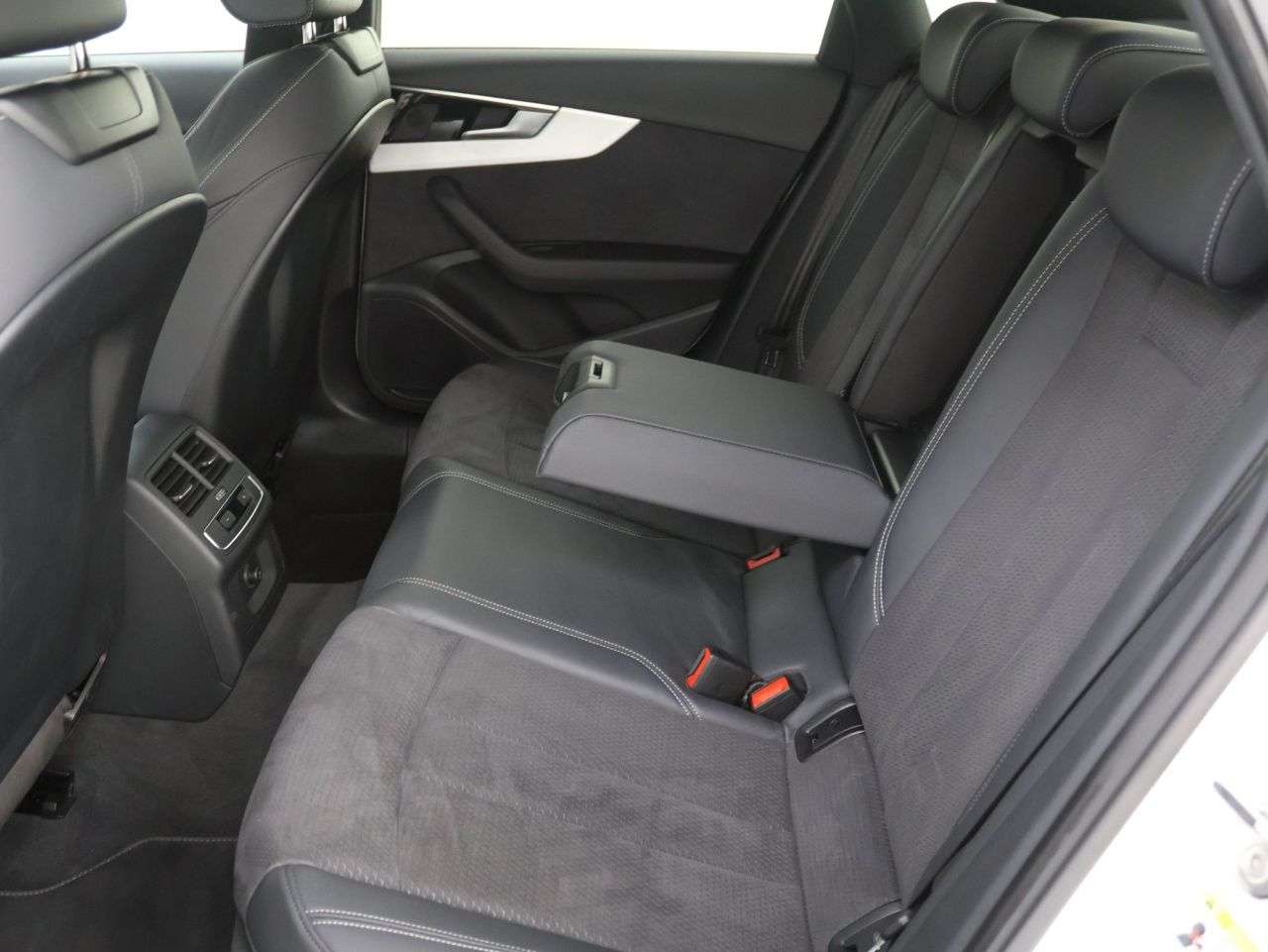 2022 AUDI A4 2022 AUDI A4