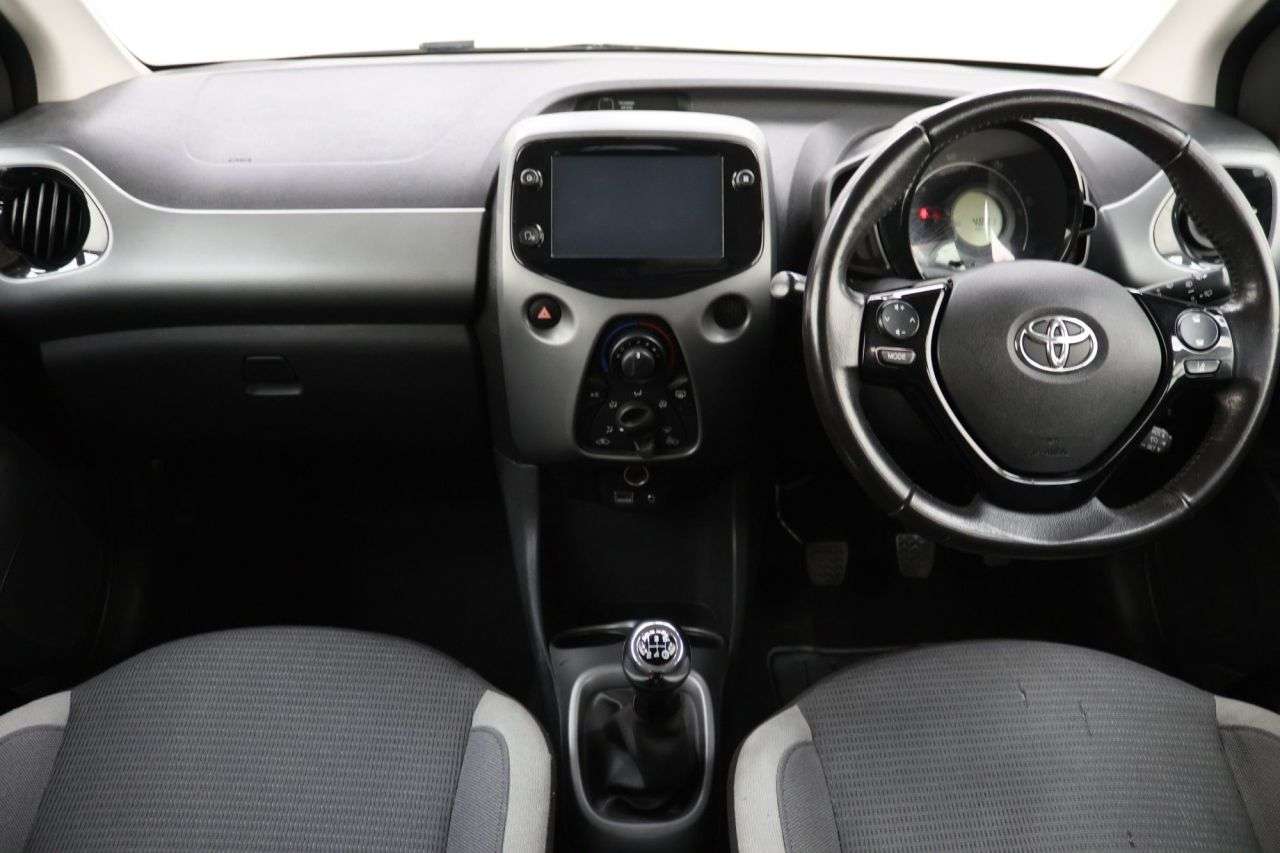 2021 TOYOTA AYGO 2021 TOYOTA AYGO