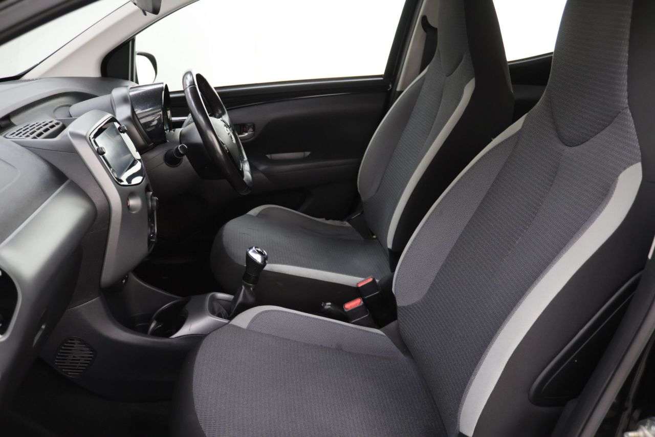 2021 TOYOTA AYGO 2021 TOYOTA AYGO