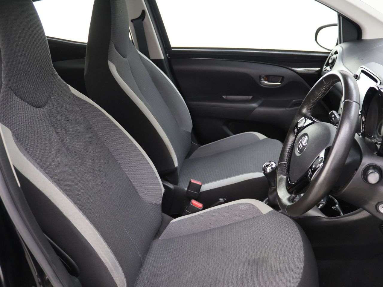 2021 TOYOTA AYGO 2021 TOYOTA AYGO