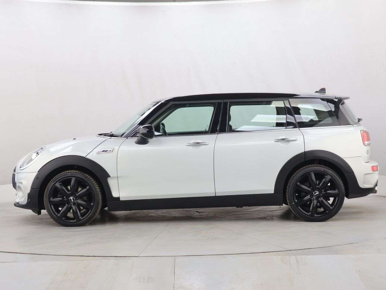 2019 MINI CLUBMAN 2019 MINI CLUBMAN