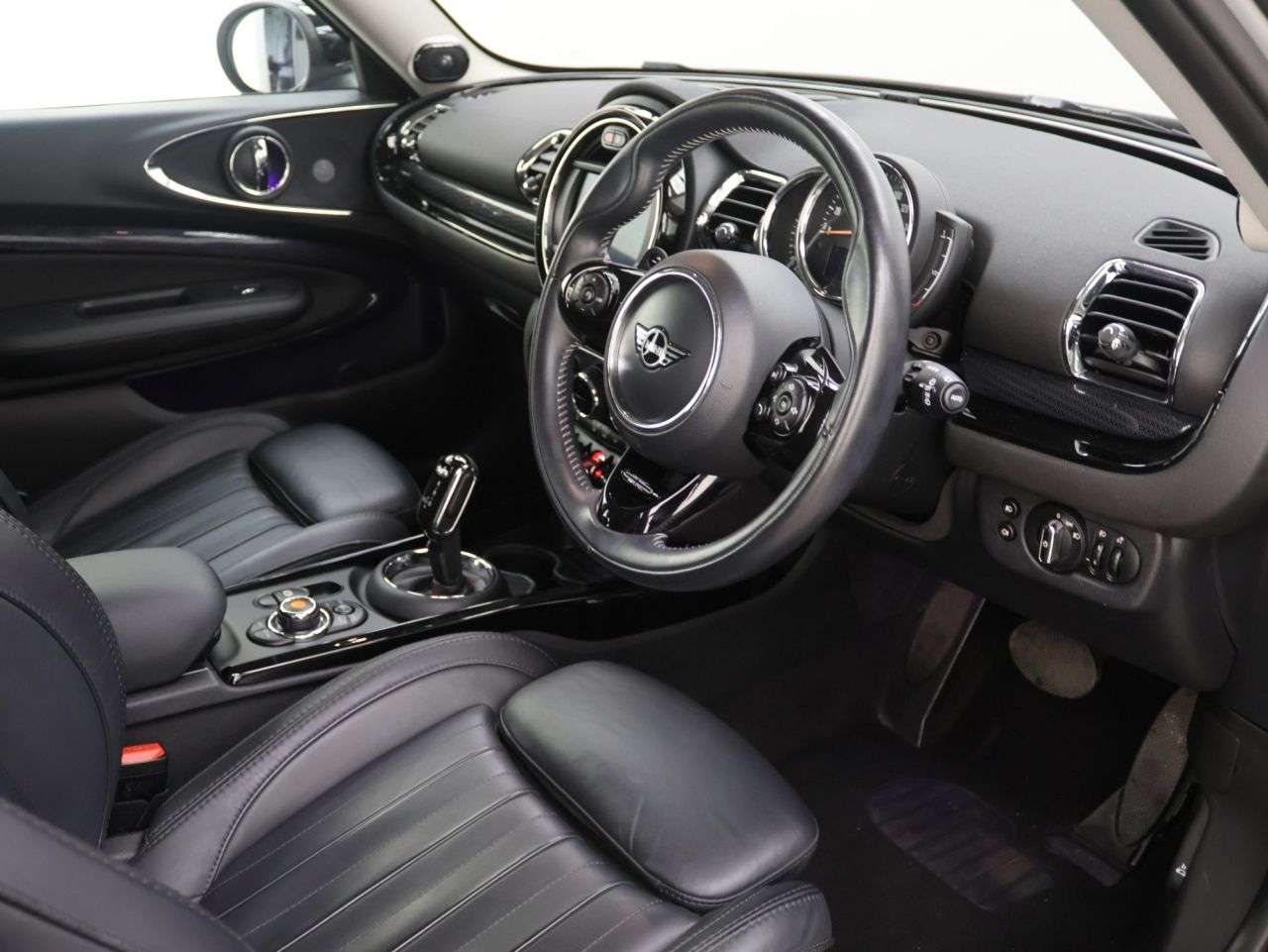 2019 MINI CLUBMAN 2019 MINI CLUBMAN