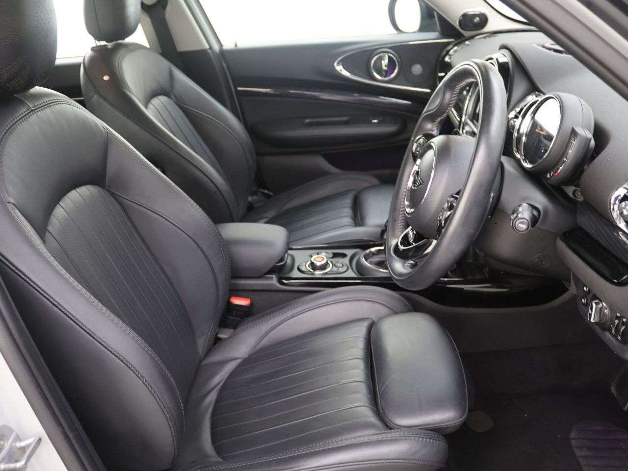 2019 MINI CLUBMAN 2019 MINI CLUBMAN