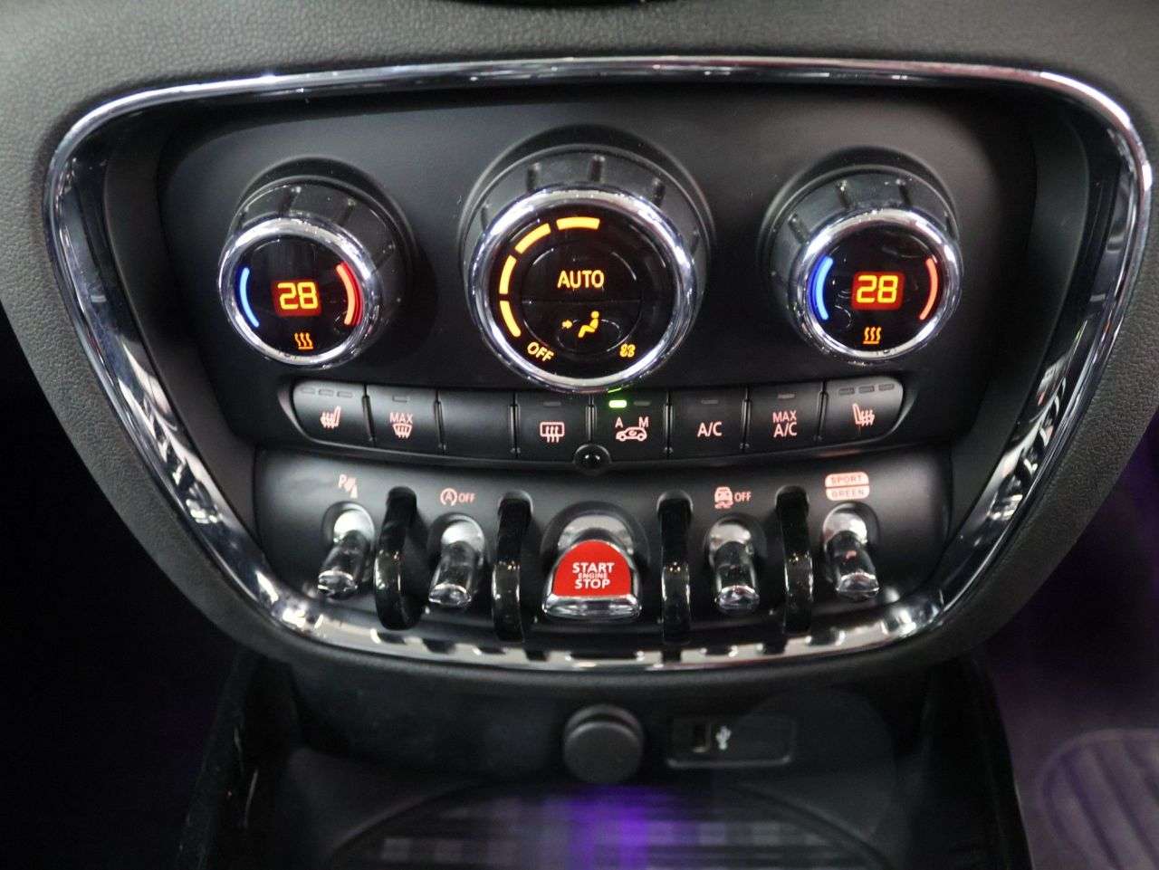 2019 MINI CLUBMAN 2019 MINI CLUBMAN