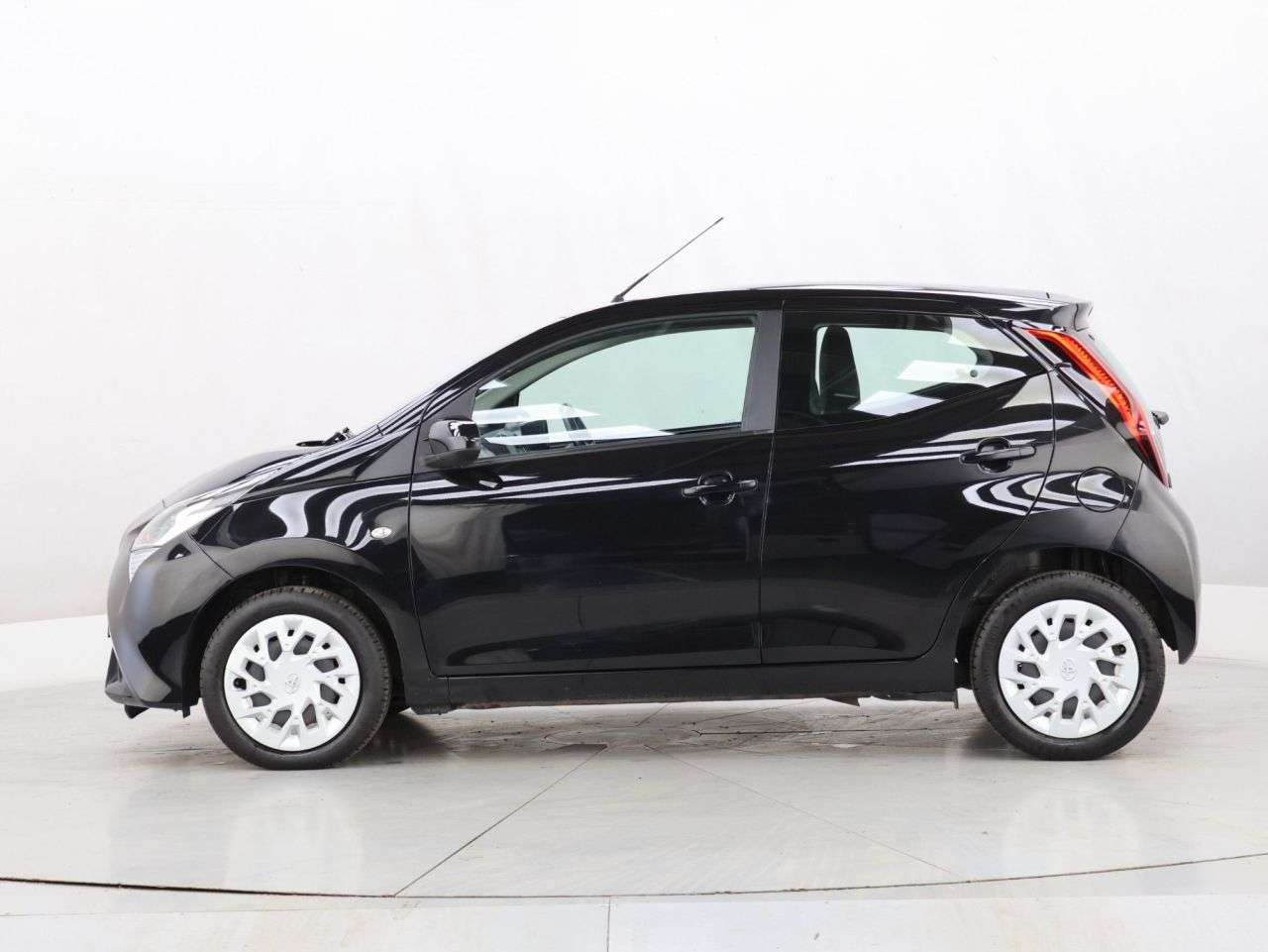 2021 TOYOTA AYGO 2021 TOYOTA AYGO