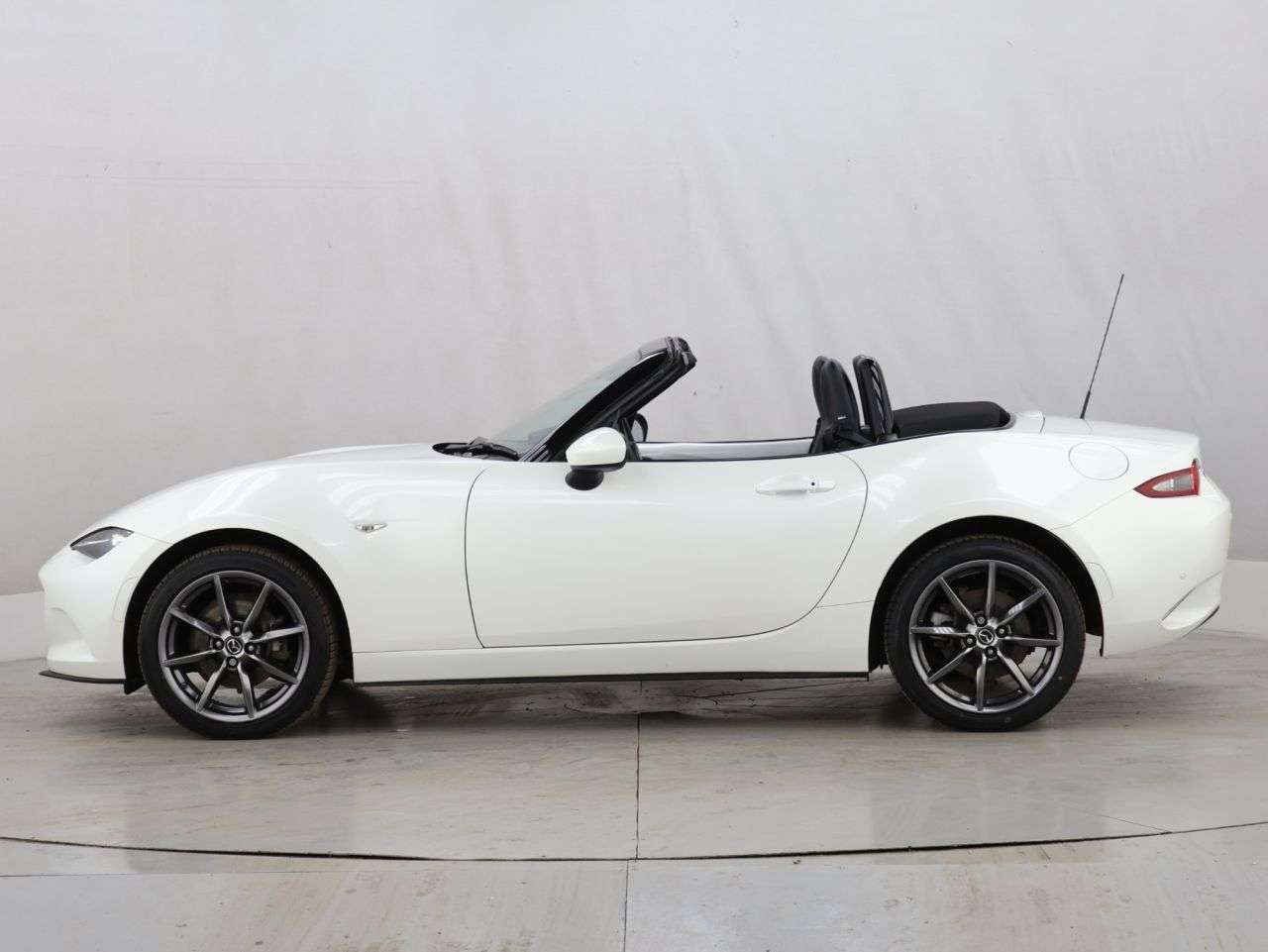 2019 MAZDA MX-5 2019 MAZDA MX-5