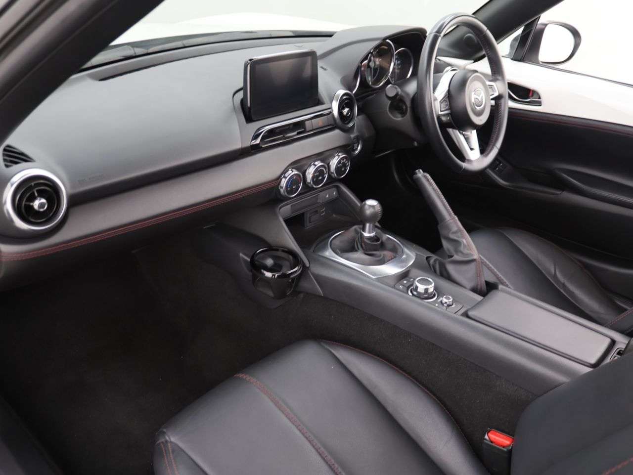 2019 MAZDA MX-5 2019 MAZDA MX-5