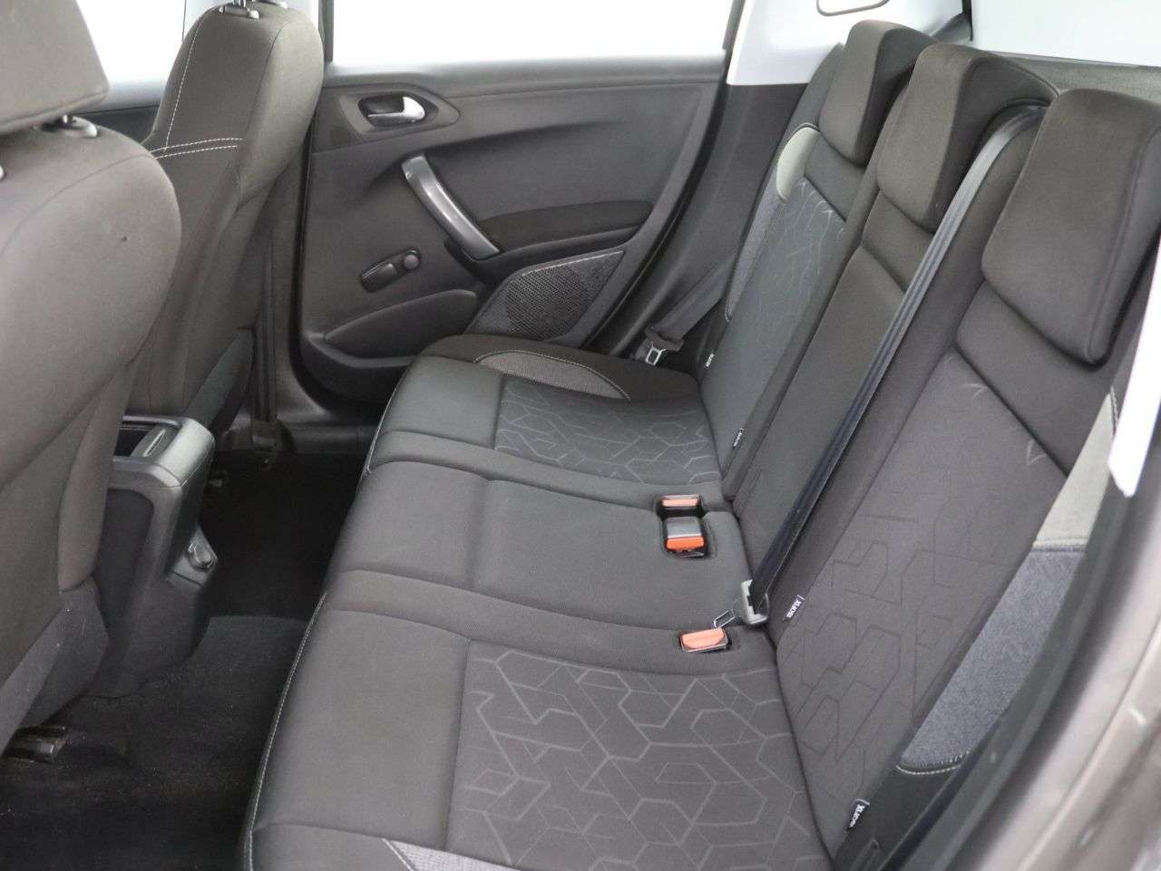 2018 PEUGEOT 2008 2018 PEUGEOT 2008