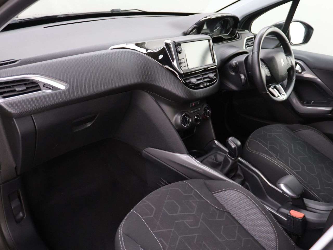 2018 PEUGEOT 2008 2018 PEUGEOT 2008