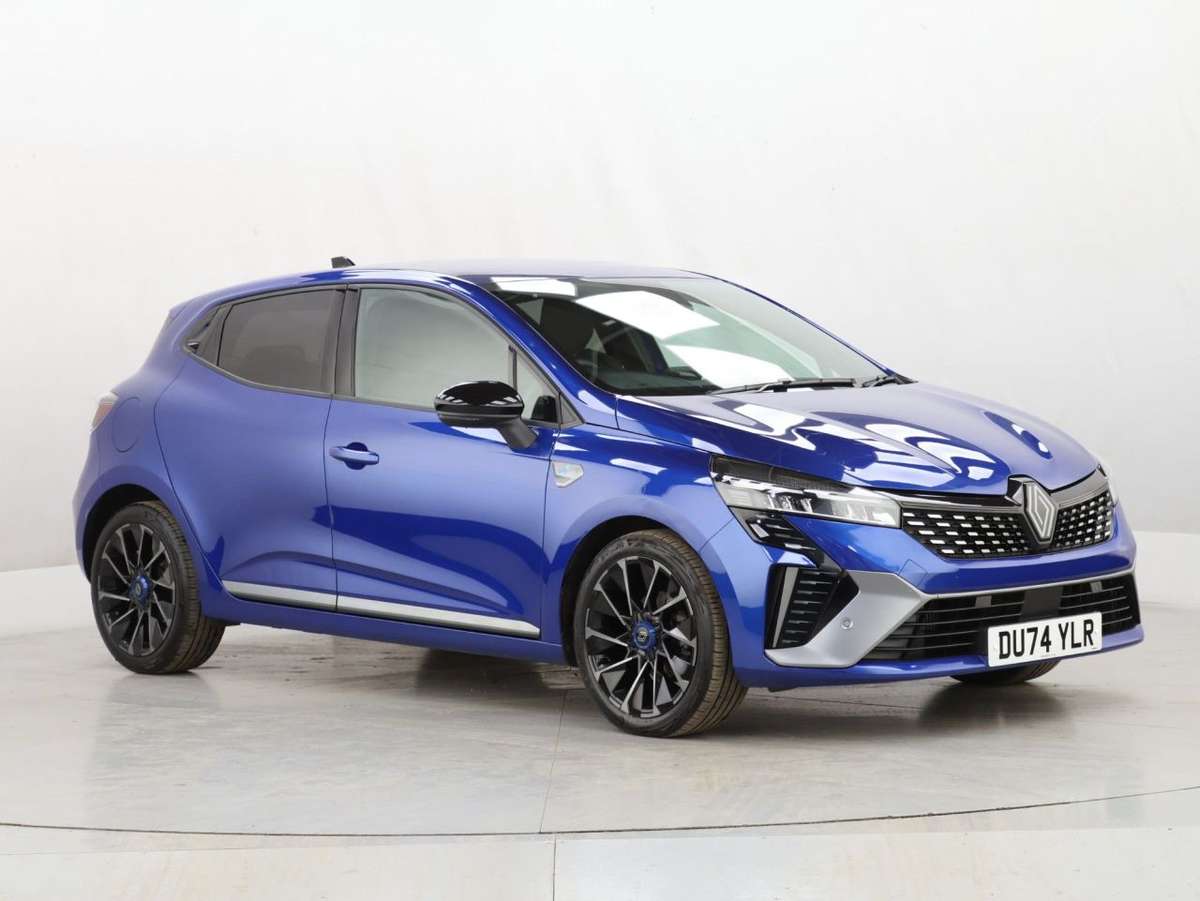 Check out this Renault Clio 2024 Petrol Manual