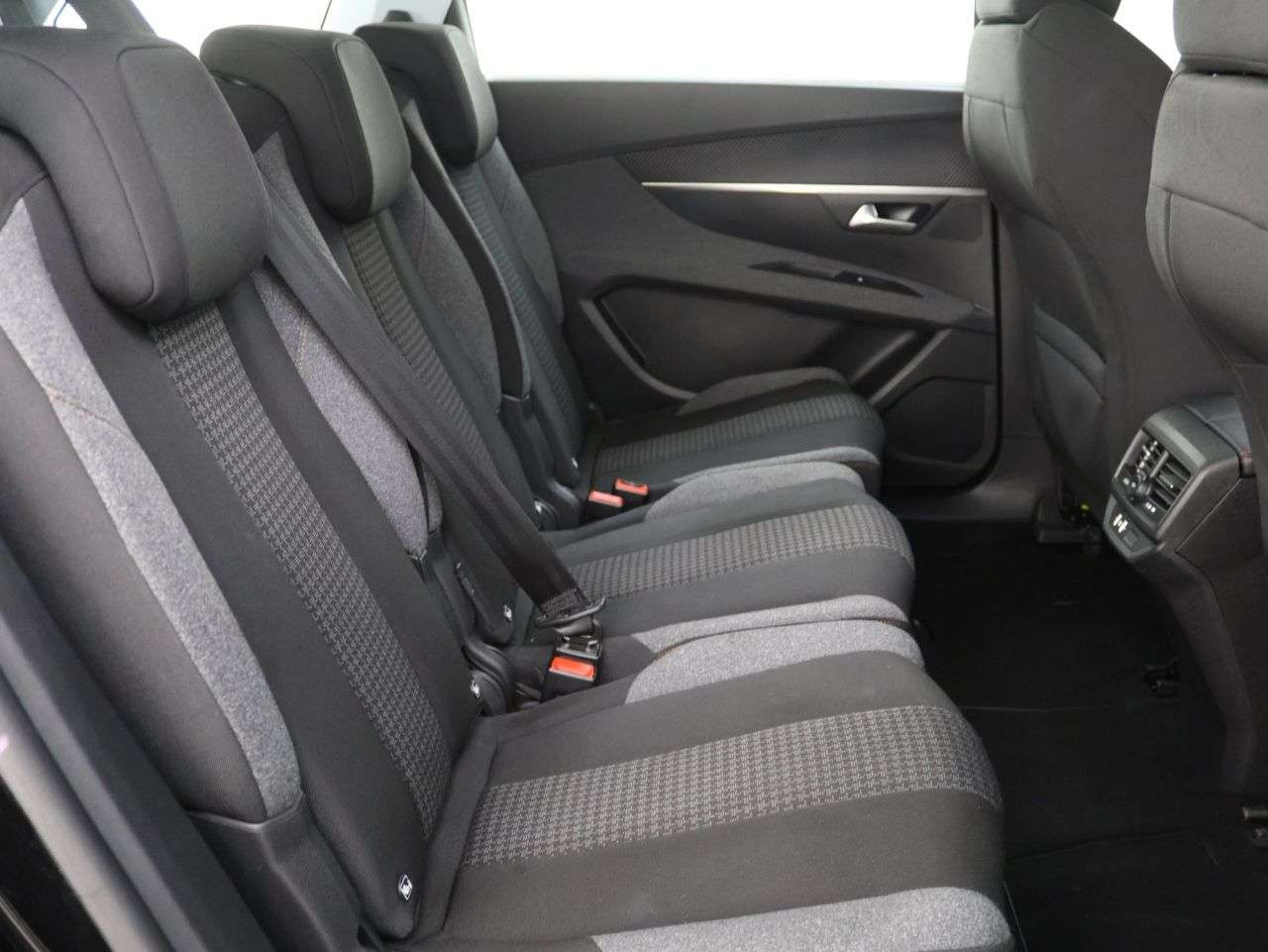 2019 PEUGEOT 5008 2019 PEUGEOT 5008