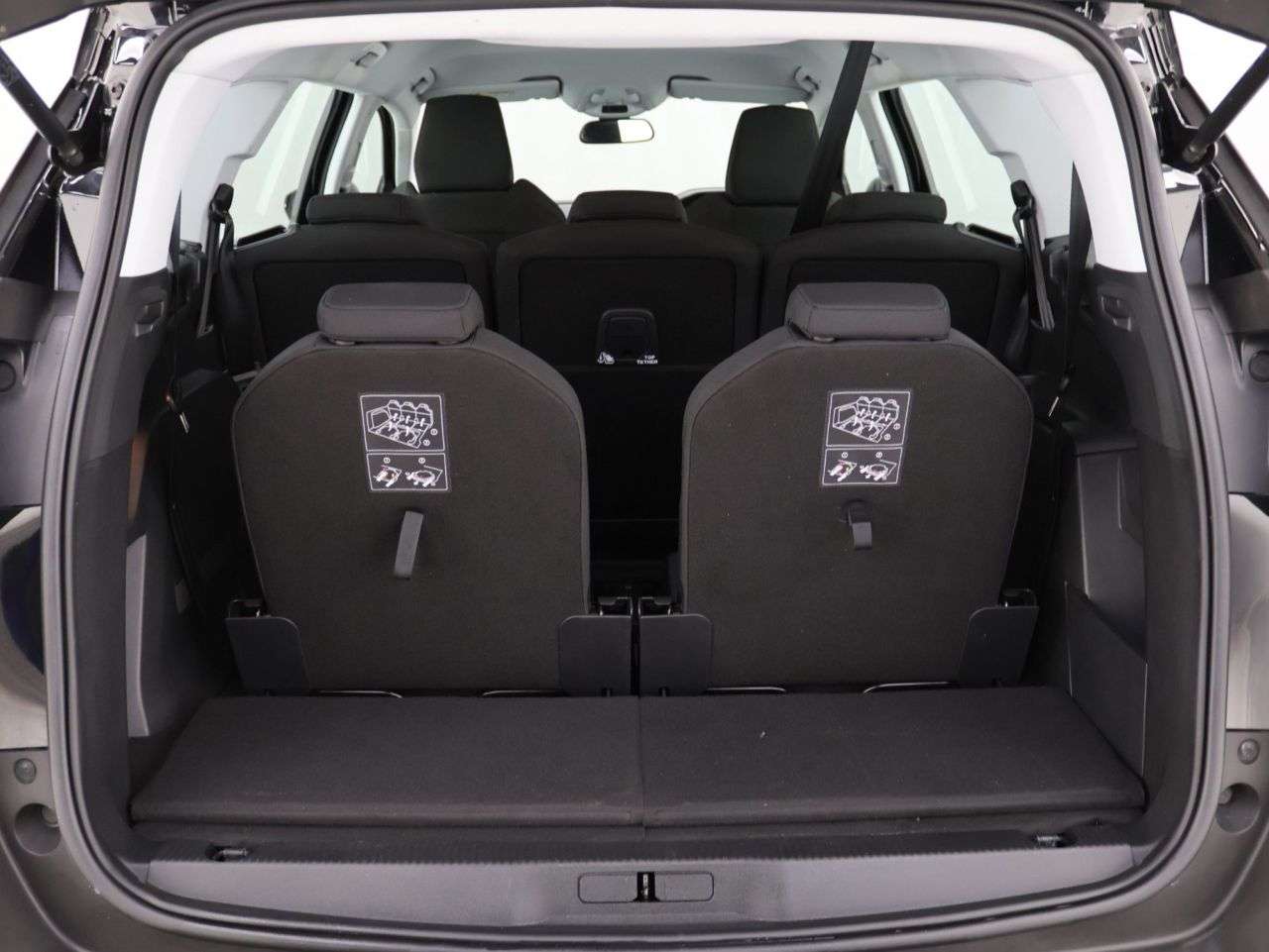 2019 PEUGEOT 5008 2019 PEUGEOT 5008