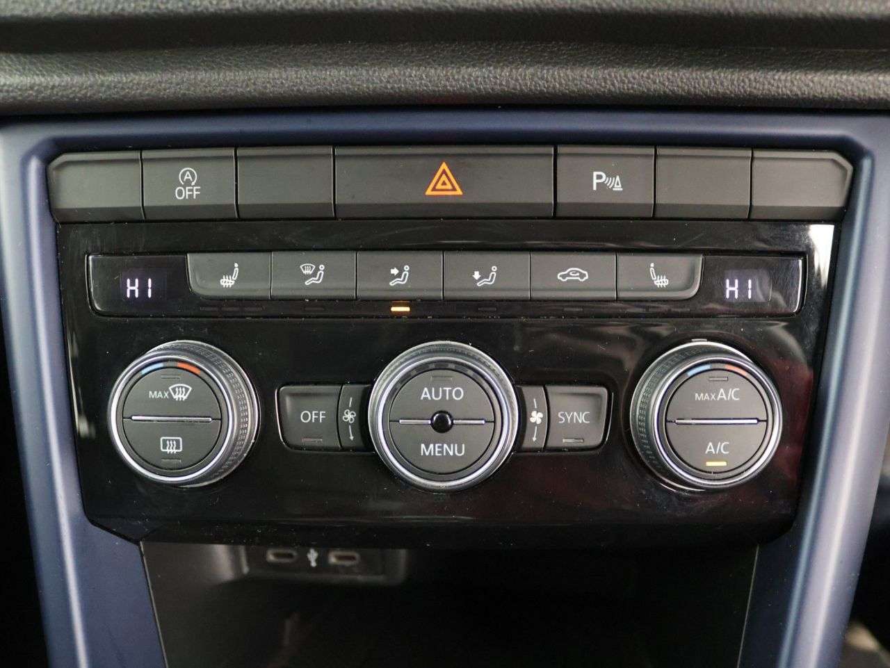 2021 VOLKSWAGEN T-ROC 2021 VOLKSWAGEN T-ROC