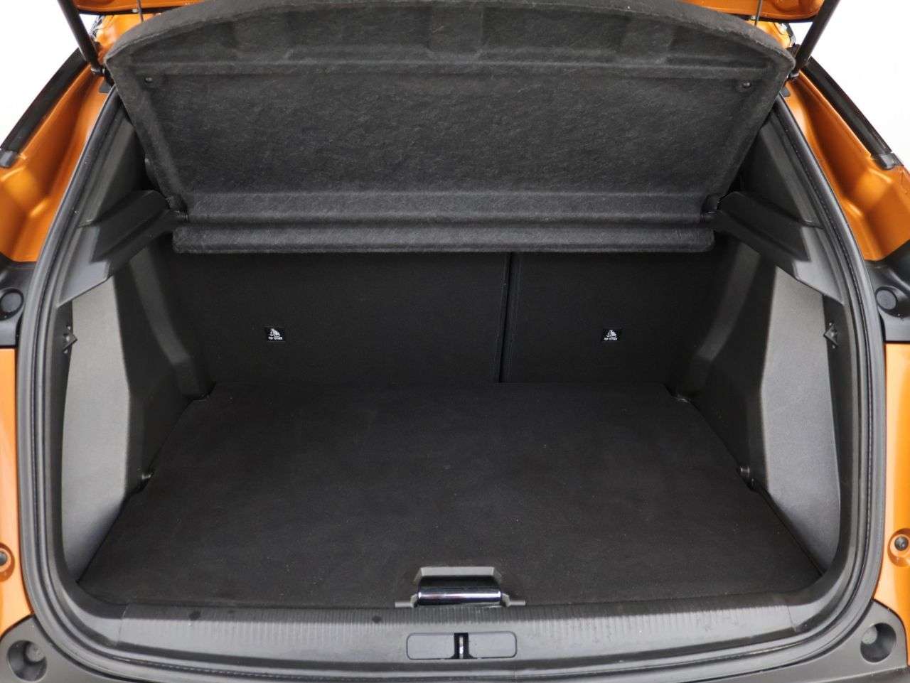 2021 PEUGEOT E-2008 2021 PEUGEOT E-2008