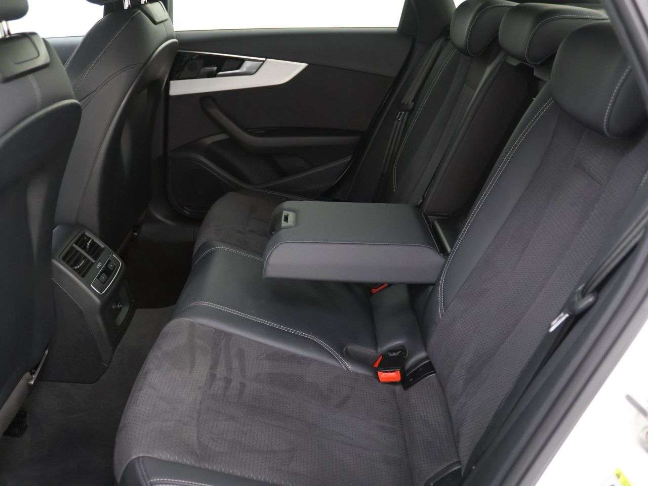 2022 AUDI A4 2022 AUDI A4