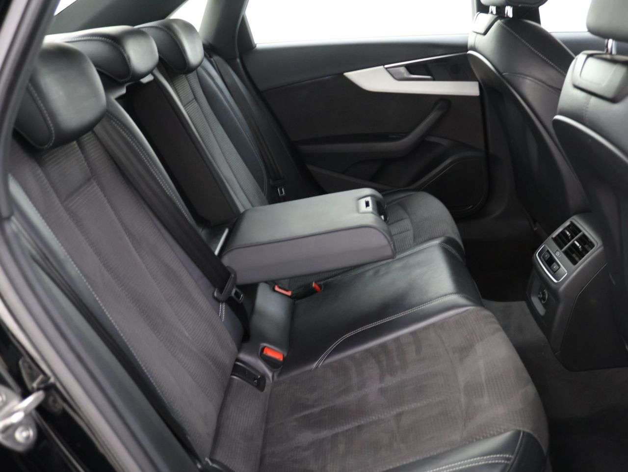 2017 AUDI A4 2017 AUDI A4