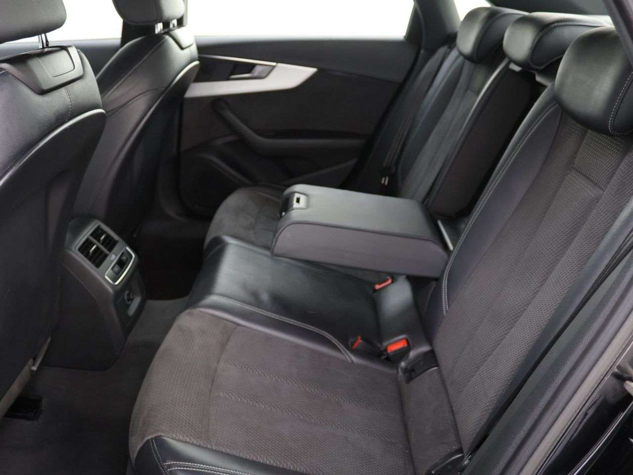 2017 AUDI A4 2017 AUDI A4