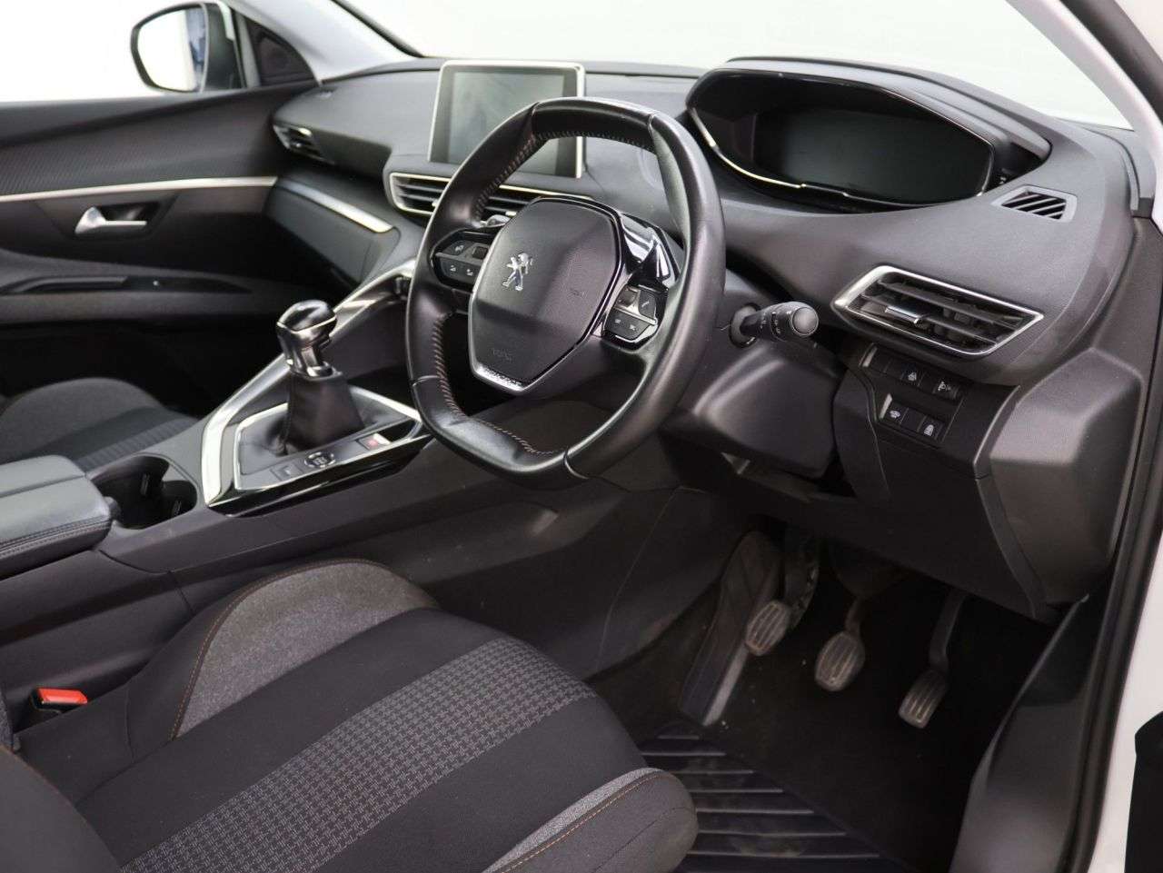 2021 PEUGEOT 5008 2021 PEUGEOT 5008