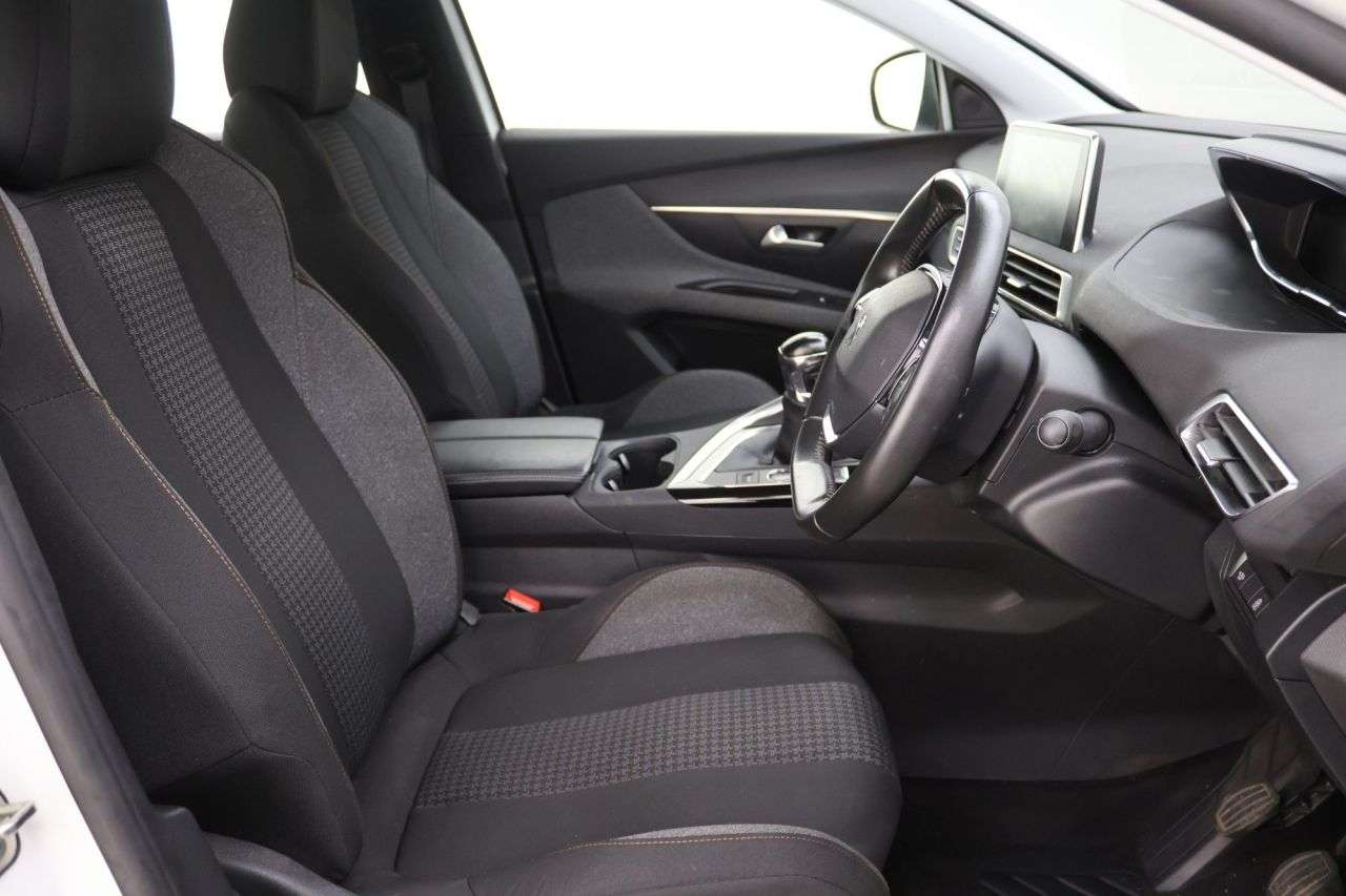 2021 PEUGEOT 5008 2021 PEUGEOT 5008