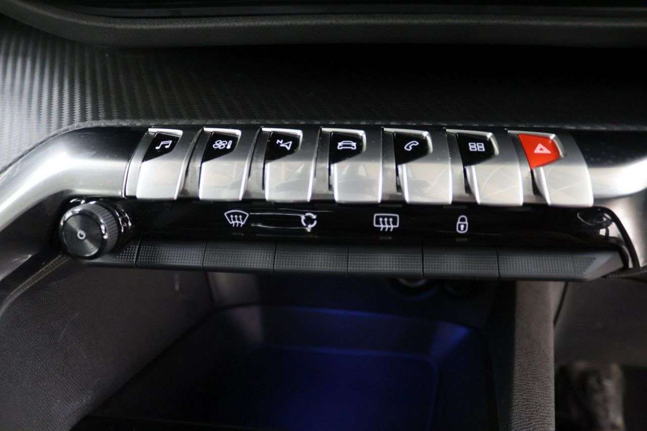 2021 PEUGEOT 5008 2021 PEUGEOT 5008