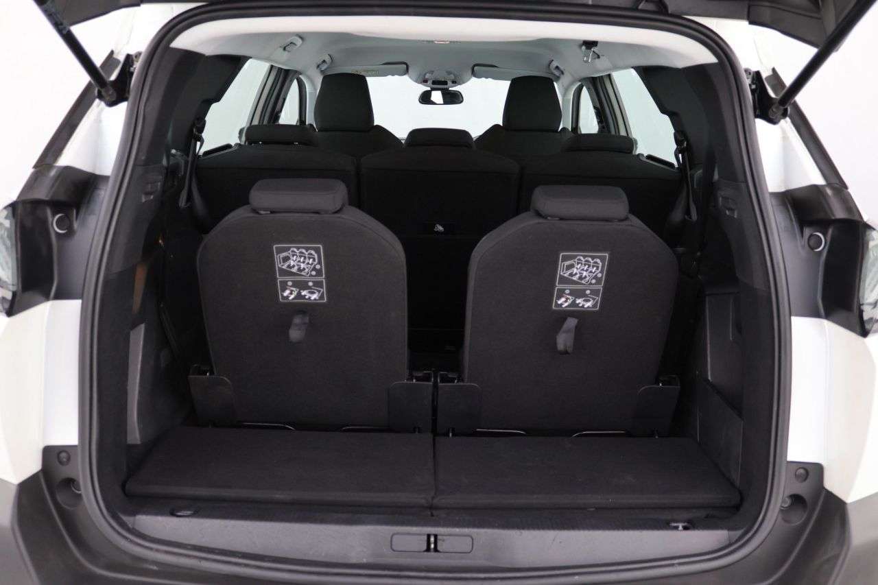 2021 PEUGEOT 5008 2021 PEUGEOT 5008