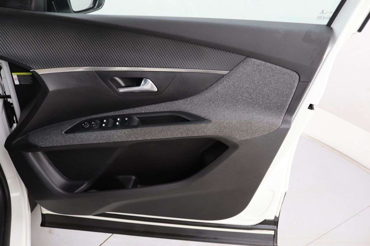 2021 PEUGEOT 5008 2021 PEUGEOT 5008