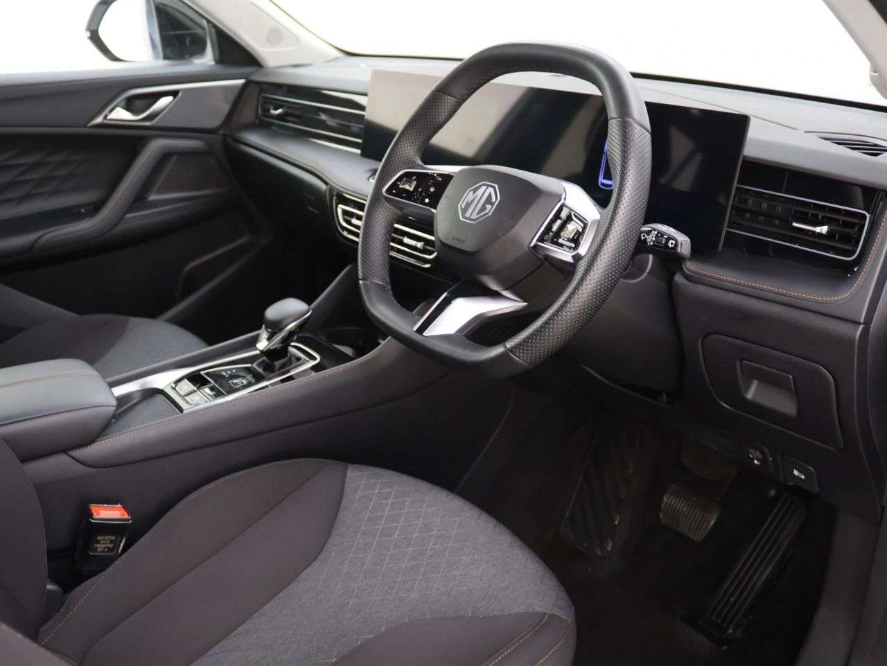 2025 MG MG HS 2025 MG MG HS