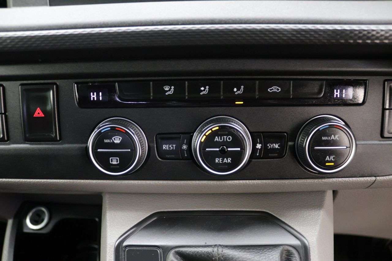 2022 VOLKSWAGEN TRANSPORTER SHUTTLE 2022 VOLKSWAGEN TRANSPORTER SHUTTLE