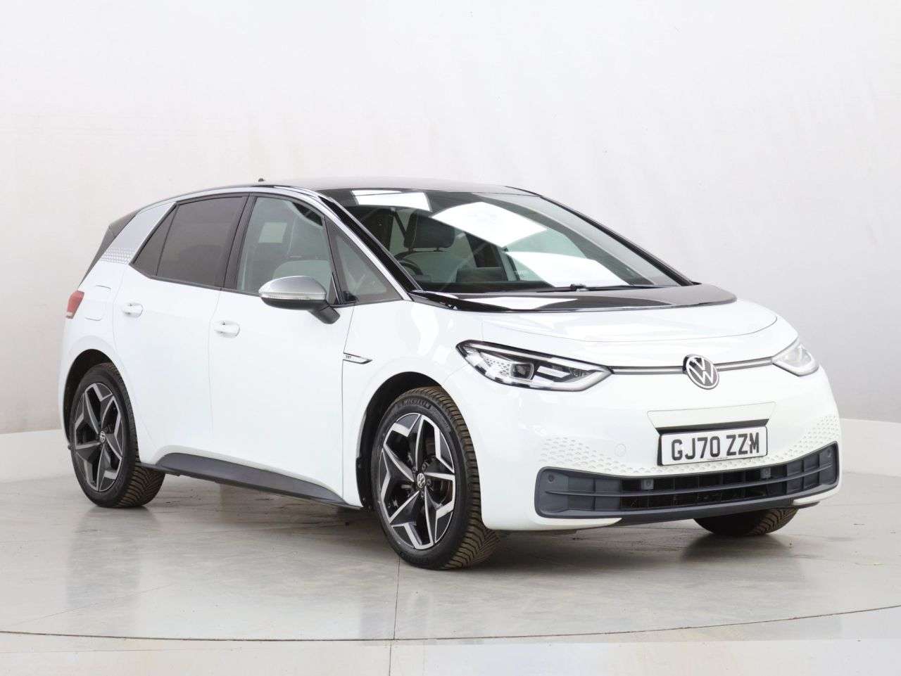 A 2020 VOLKSWAGEN ID3 Pro Performance 58kWh 1ST Edition Hatchback 5dr Electric Auto (204 ps) A 2020 VOLKSWAGEN ID3 Pro Performance 58kWh 1ST Edition Hatchback 5dr Electric Auto (204 ps)