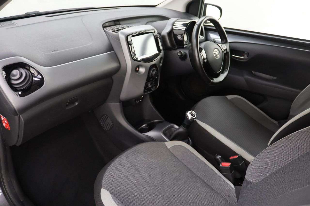 2022 TOYOTA AYGO 2022 TOYOTA AYGO