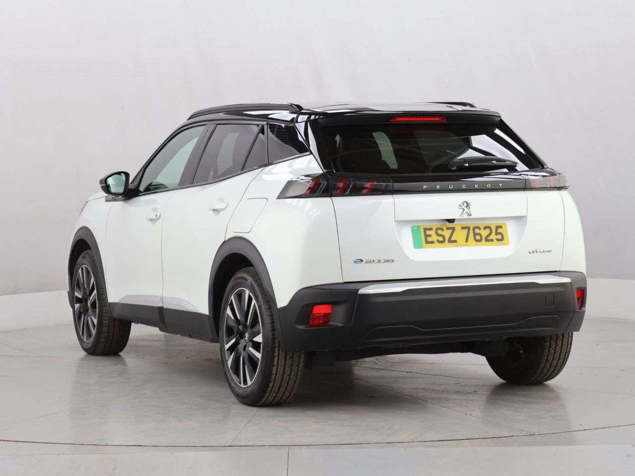 2021 PEUGEOT E-2008 2021 PEUGEOT E-2008