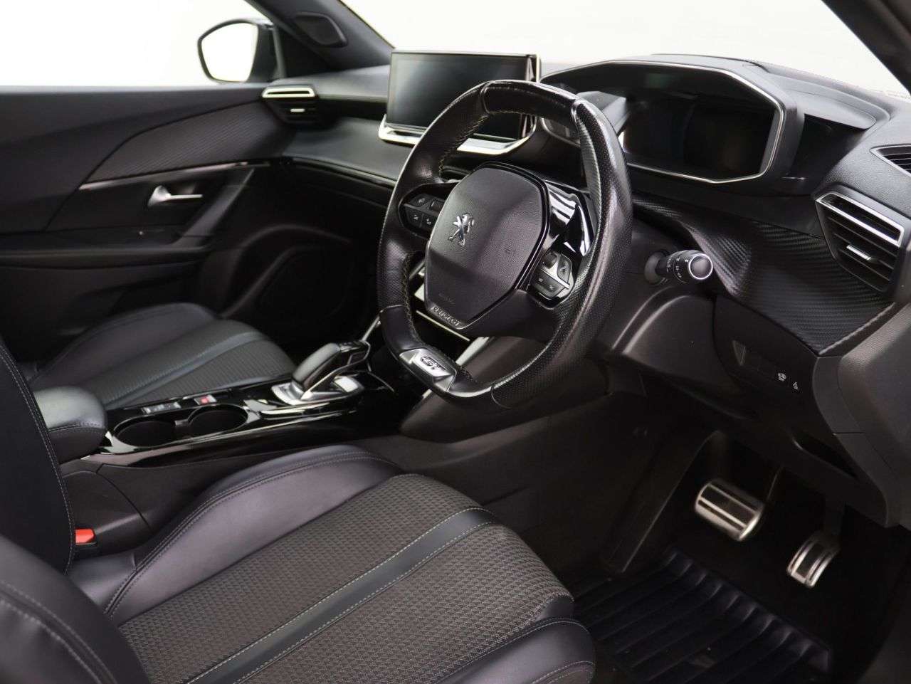 2021 PEUGEOT E-2008 2021 PEUGEOT E-2008