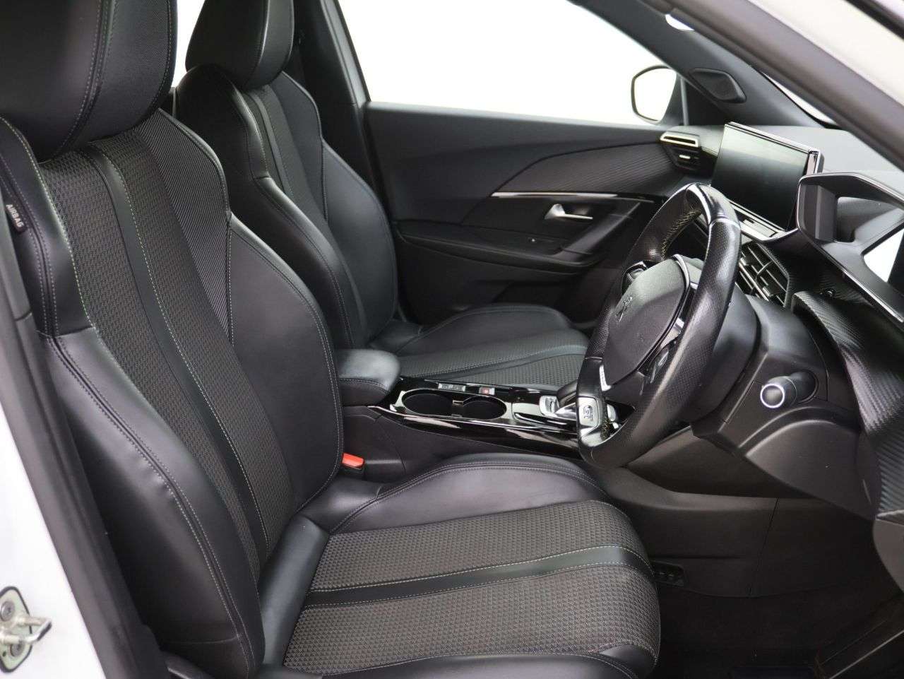 2021 PEUGEOT E-2008 2021 PEUGEOT E-2008